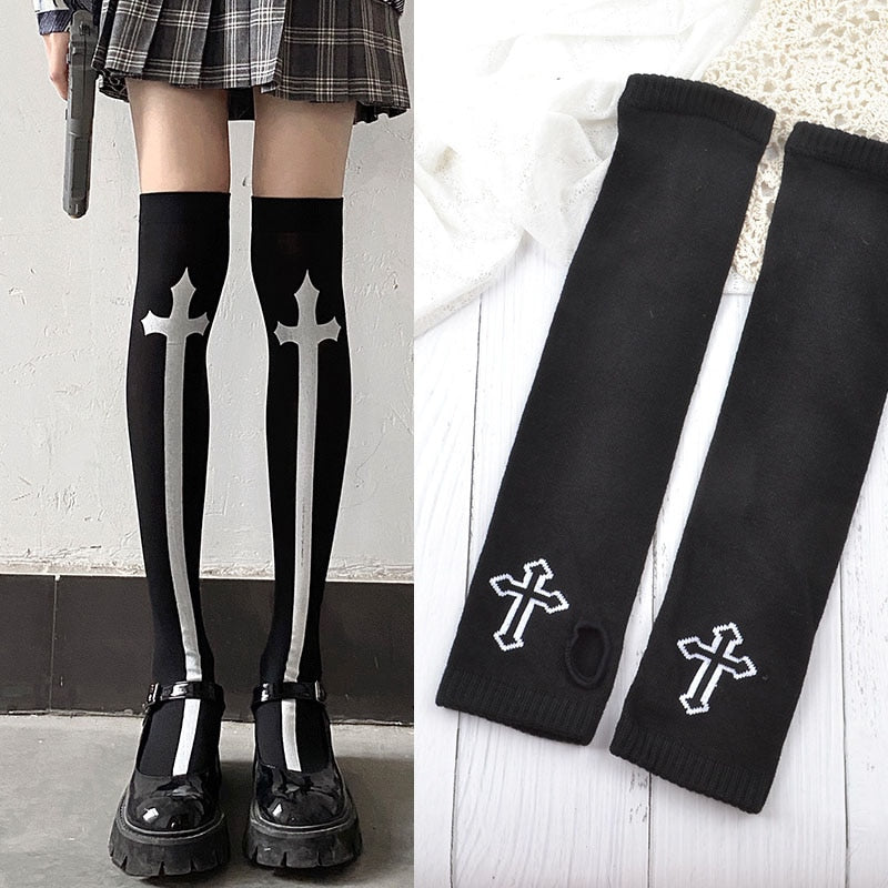 Morticia Skully Set