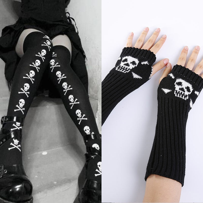 Morticia Skully Set